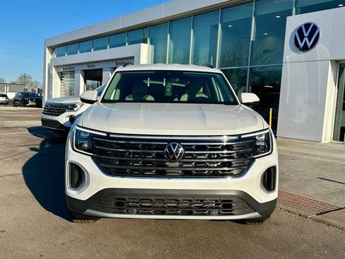 New 2026 Volkswagen Atlas SE image 2