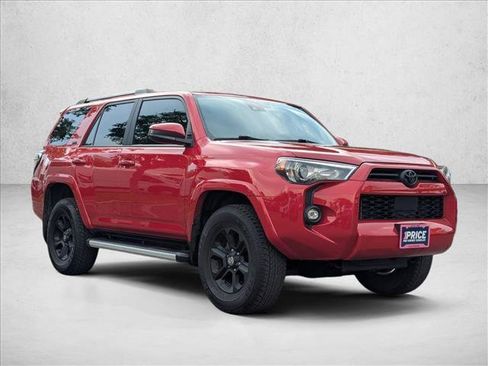 Used 2022 Toyota 4Runner SR5 AWD/4WD image 3