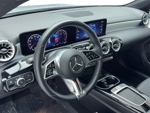 Used 2025 Mercedes-Benz CLA 250 image 14