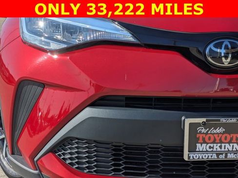 Used 2022 Toyota C-HR XLE image 3