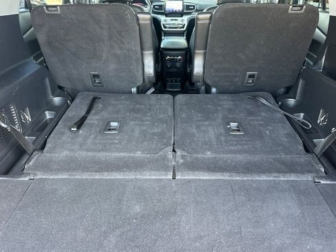 Used 2023 Ford Explorer XLT w/ Equipment Group 202A AWD/4WD image 15