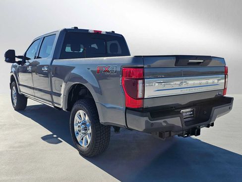 Used 2022 Ford F350 Platinum AWD/4WD image 5
