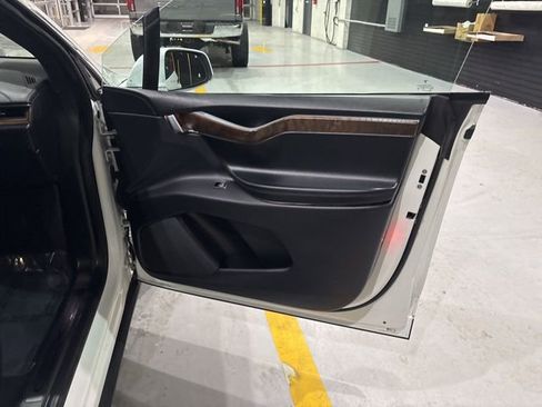 Used 2020 Tesla Model X Long Range image 35