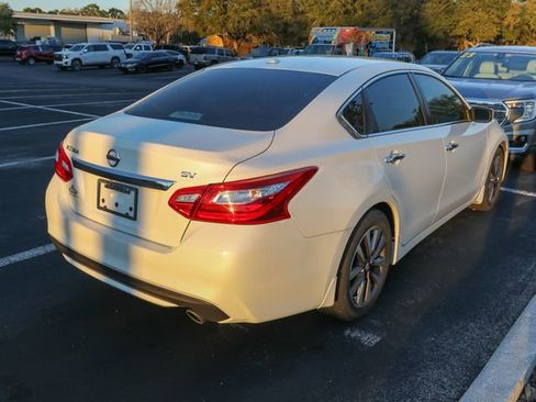 Used 2017 Nissan Altima 2.5 SV image 4
