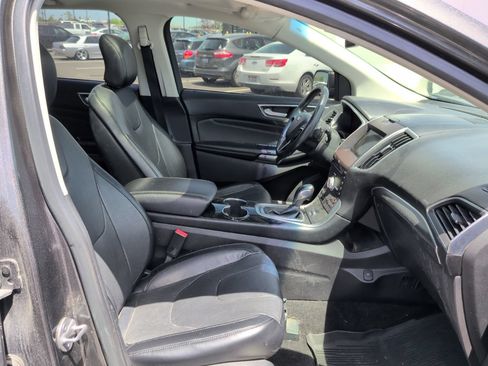 Used 2017 Ford Edge Titanium w/ Equipment Group 301A AWD/4WD image 16