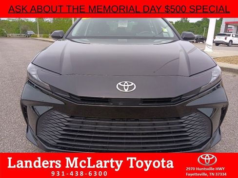 Used 2025 Toyota Camry LE FWD image 8