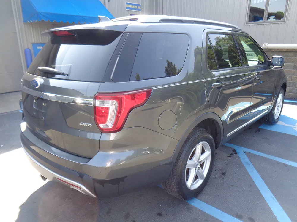 Used 2016 Ford Explorer XLT w/ Equipment Group 201A AWD/4WD image 6