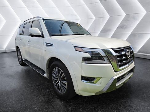 Used 2022 Nissan Armada SL RWD image 2