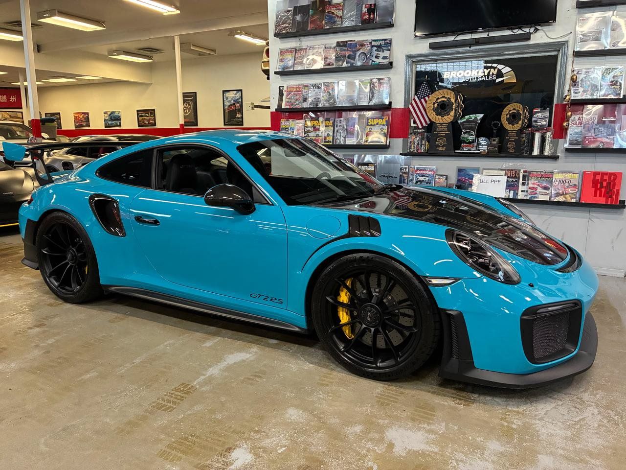 Used 2018 Porsche 911 GT2 RS RWD image 6
