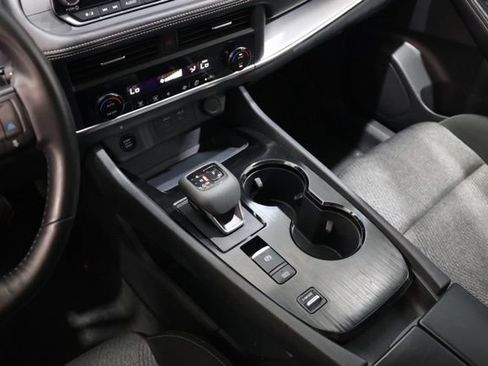 Used 2025 Nissan Rogue SV FWD image 29