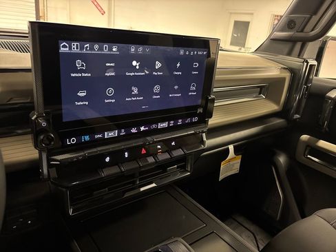 New 2026 GMC Hummer EV 4x4 Crew Cab image 32