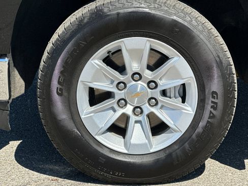 Used 2025 Chevrolet Silverado 1500 LT AWD/4WD image 34