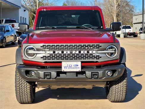 New 2025 Ford Bronco Badlands image 2