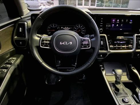 Used 2023 Kia Sorento EX w/ Panoramic Sunroof Package image 5