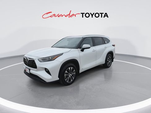 Certified 2026 Toyota Highlander XLE image 4