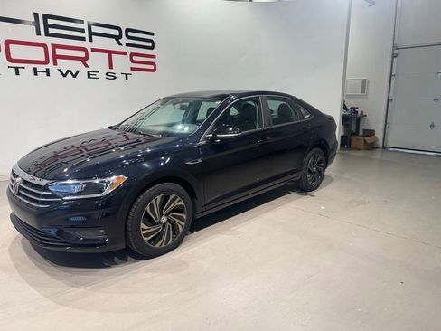 Used 2019 Volkswagen Jetta SEL Premium FWD image 2