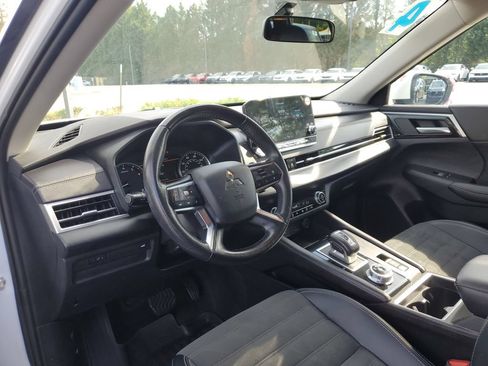 Used 2024 Mitsubishi Outlander SE Black Edition FWD image 20