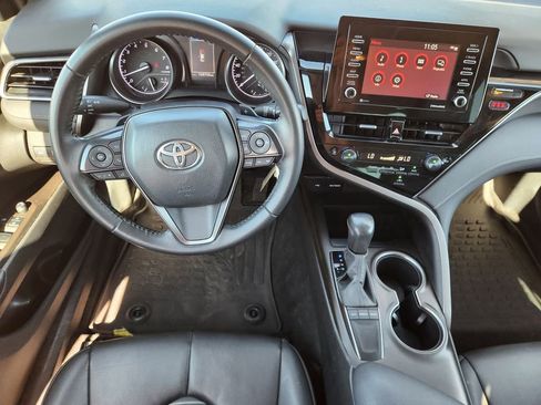 Used 2022 Toyota Camry SE image 25
