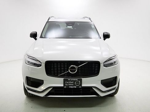 Certified 2023 Volvo XC90 T8 Ultimate w/ Lounge Package image 5