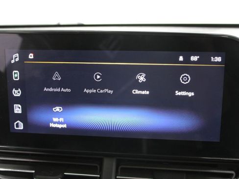 Used 2024 Chevrolet Trax ACTIV w/ Sunroof Package image 32