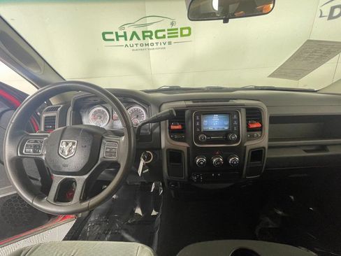 Used 2018 RAM 3500 Tradesman w/ Chrome Appearance Group RWD image 21
