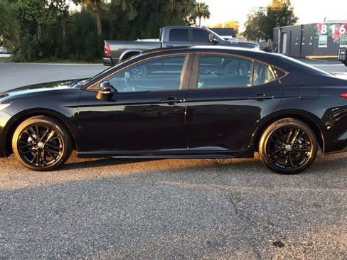 Used 2025 Toyota Camry SE image 8