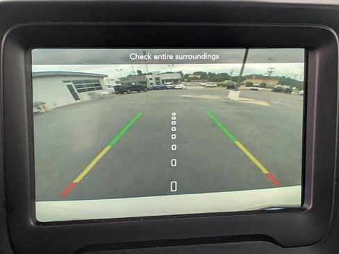 Used 2019 Jeep Renegade Latitude FWD image 22