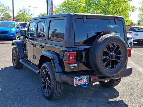 Used 2023 Jeep Wrangler Sahara w/ Cold Weather Group image 4