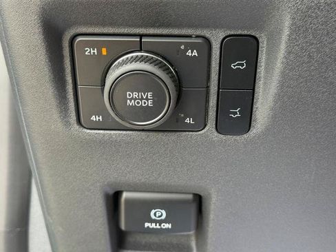 Certified 2025 Ford Expedition Active AWD/4WD image 24