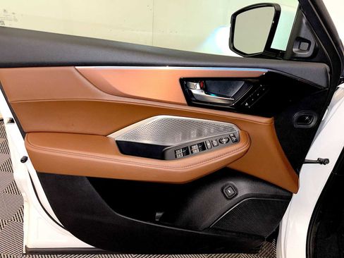 Used 2024 Acura MDX SH-AWD w/ Technology Package image 11