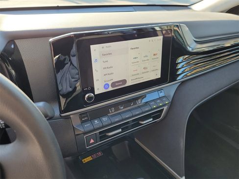 Used 2025 Toyota Camry LE image 24