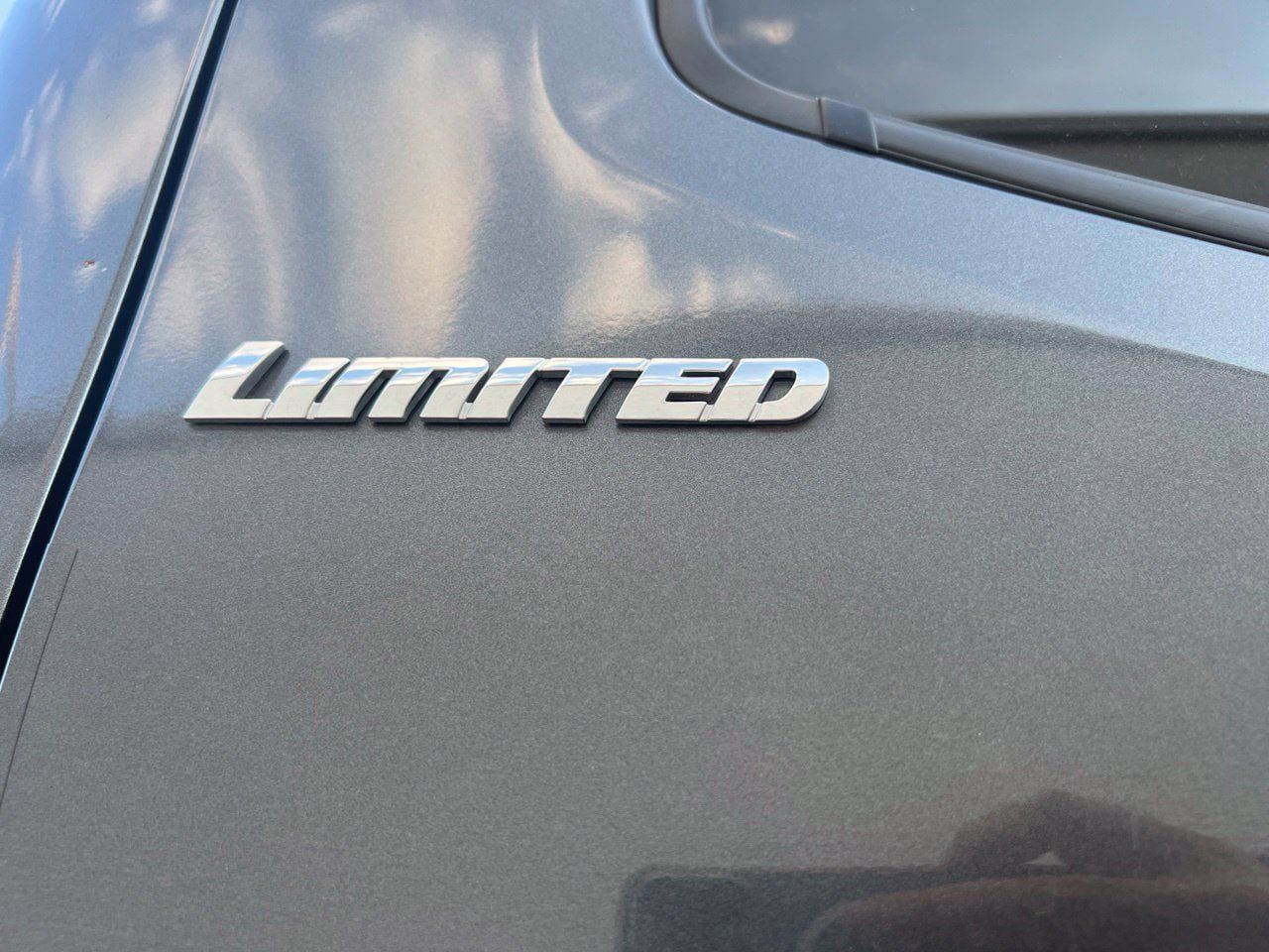 Used 2022 Toyota Tacoma Limited AWD/4WD image 7