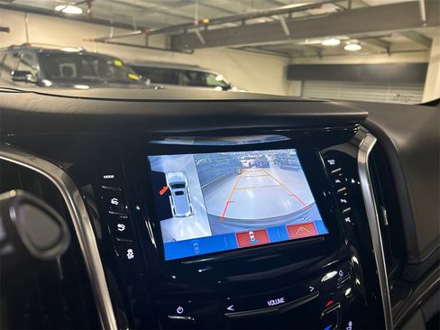Used 2020 Cadillac Escalade Platinum image 18