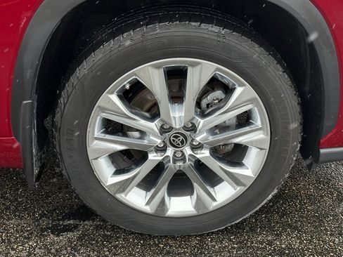 Used 2021 Toyota Highlander Limited image 8