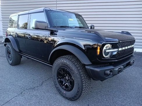 New 2025 Ford Bronco Badlands w/ Sasquatch Package AWD/4WD image 1