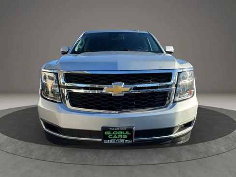 Used 2019 Chevrolet Suburban LT image 3