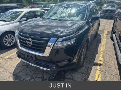 Used 2022 Nissan Pathfinder SL