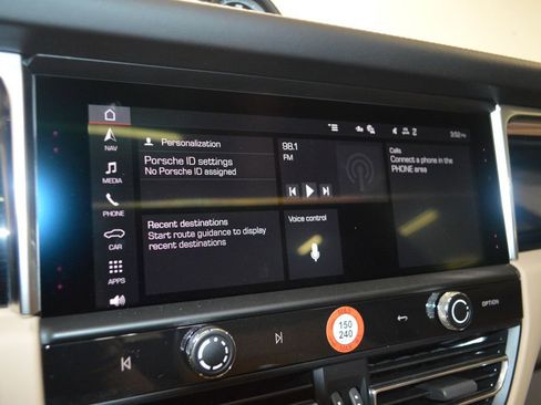 New 2026 Porsche Macan image 26