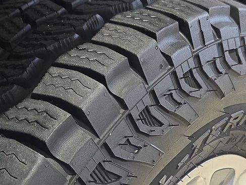 Used 2020 Jeep Wrangler Unlimited Sahara AWD/4WD image 9