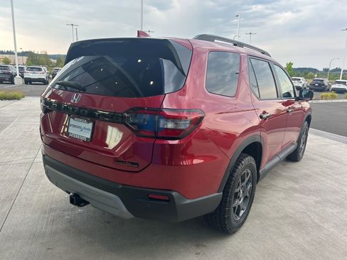 New 2025 Honda Pilot TrailSport image 5