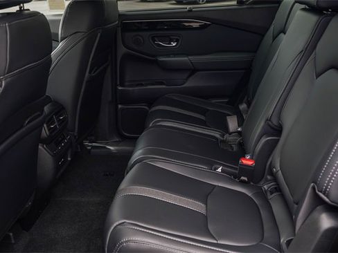 New 2025 Honda Pilot Touring image 41