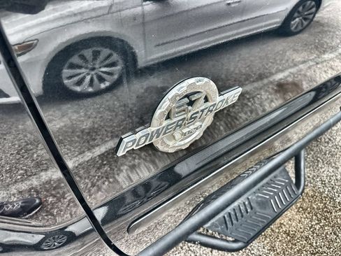 Used 2013 Ford F250 Platinum w/ FX4 Off Road Pkg AWD/4WD image 4