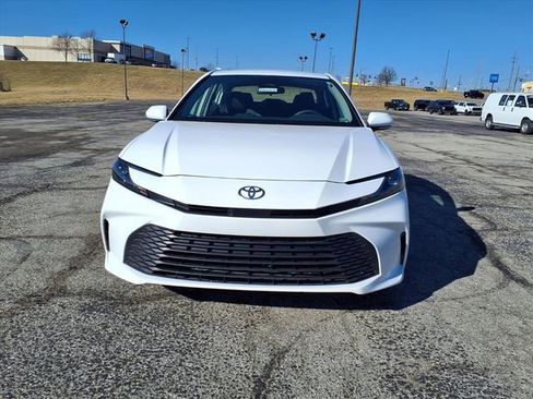 Used 2025 Toyota Camry LE image 36