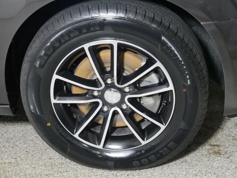 Used 2016 Dodge Grand Caravan R/T w/ Driver Convenience Group FWD image 15