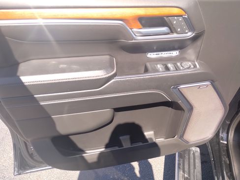 Used 2023 GMC Sierra 1500 Denali image 9