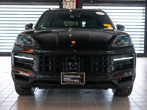 Certified 2025 Porsche Cayenne AWD/4WD image 7