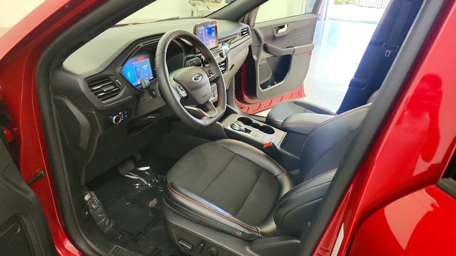 Used 2025 Ford Escape ST-Line FWD image 14