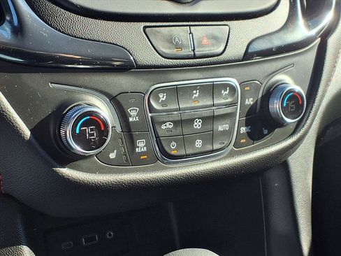 Used 2022 Chevrolet Equinox RS image 11