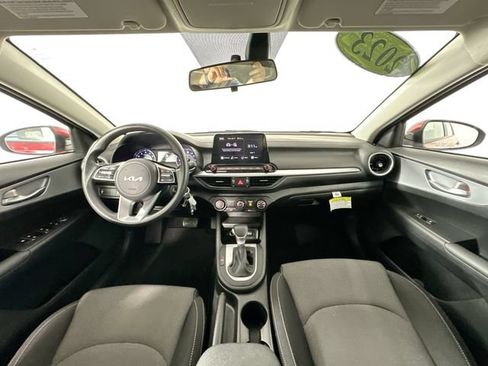 Used 2023 Kia Forte LXS FWD image 3