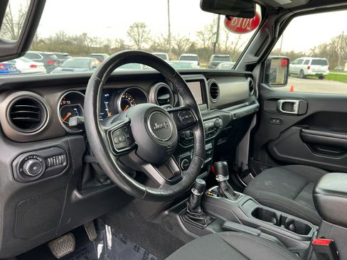 Used 2018 Jeep Wrangler Unlimited Sport S AWD/4WD image 14